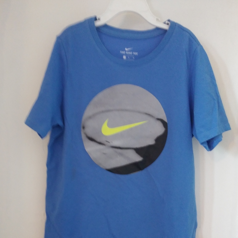 The Nike Tee Dri-fit Graphic T-shirt